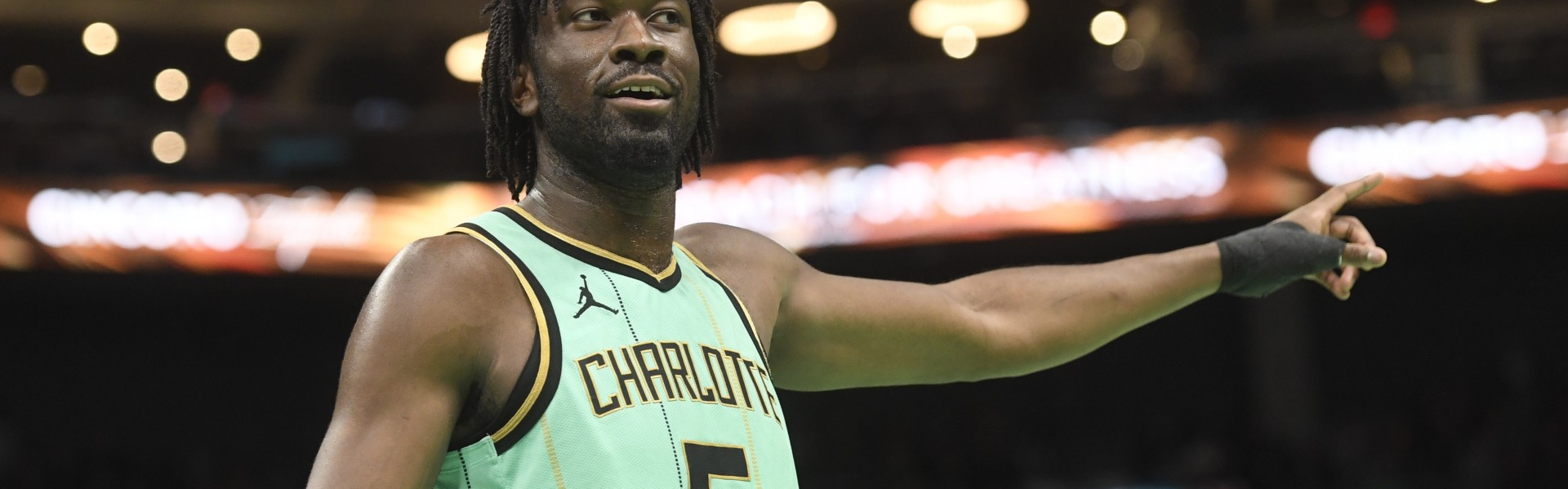 黄蜂主帅谈马威：为他感到骄傲 这是他回归以来最全面的比赛之一