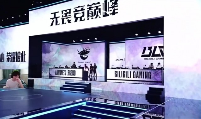 Cryin：感觉iG挺危险的，WE打野Monki的风格很契合版本