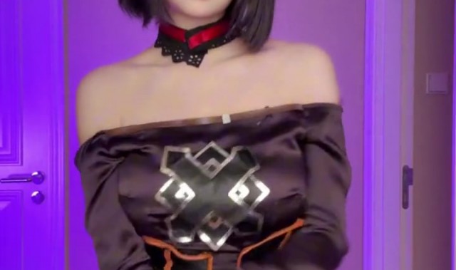 小伞妻子树奈奈晒热舞视频：前凸后翘不过千篇一律 妩媚眼神方是定男神珍