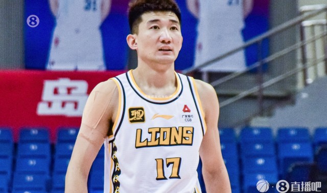 没状态！孙铭徽半场仅出战6分钟颗粒无收 出现2次犯规