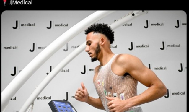 官宣在即，尤文官推晒出凯利正在接受体检的照片