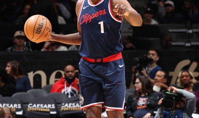 😐哈登半程命中率39.4% 职业生涯首次低于四成