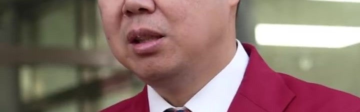 八一男篮辉煌缔造者！王治郅为马清盛呈送名人堂入堂贺信