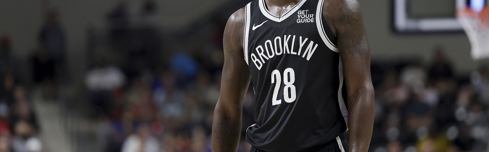 Shams：湖人将自己2027年、2030年和2031年的次轮签送去了篮网