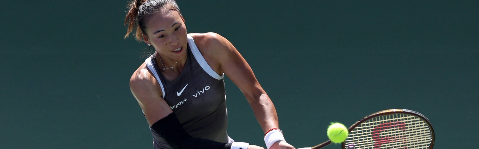 再次遭遇一战出局，郑钦文新赛季连续三站比赛止步次轮