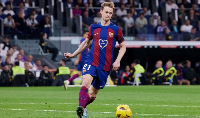 德容身价下跌1500万欧，只剩个人巅峰身价9000万欧的一半